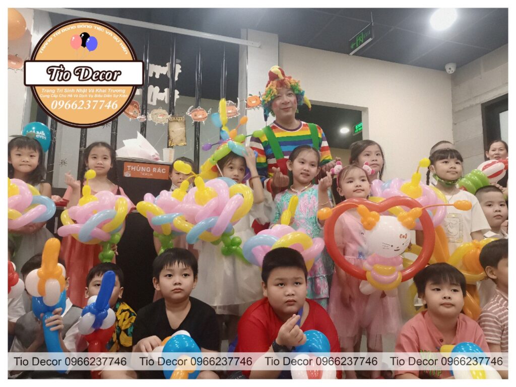 chú hề sinh nhật