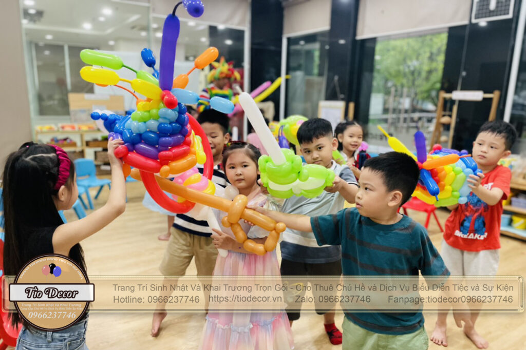 cho thuê chú hề tạo hình bong bóng